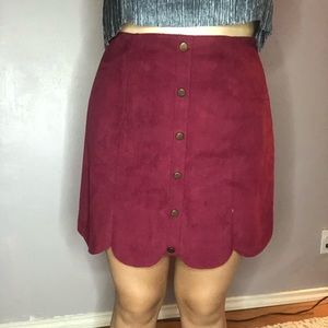 lC Scallop Skirt Burgundy